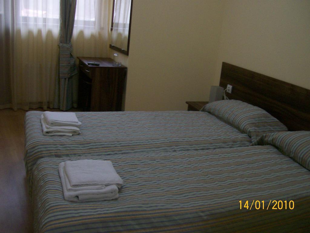 Hera Guest House Chiflik Habitación foto