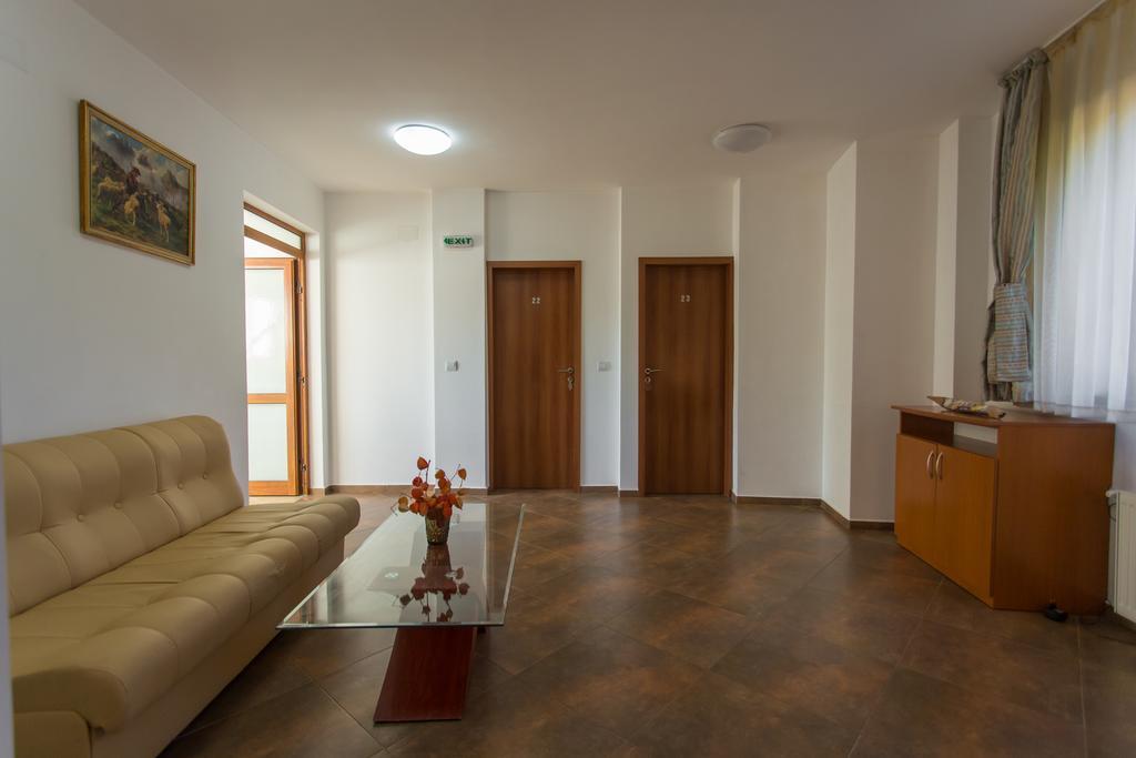 Hera Guest House Chiflik Exterior foto