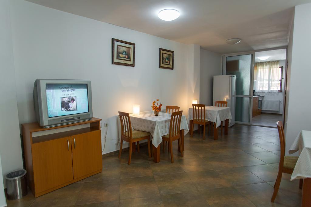 Hera Guest House Chiflik Exterior foto