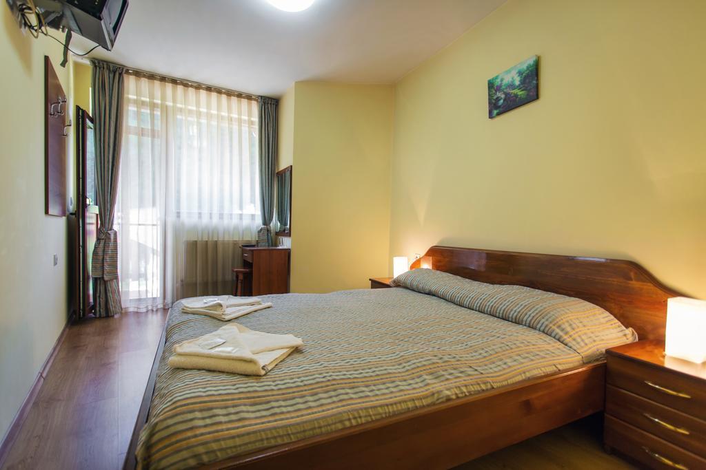 Hera Guest House Chiflik Exterior foto