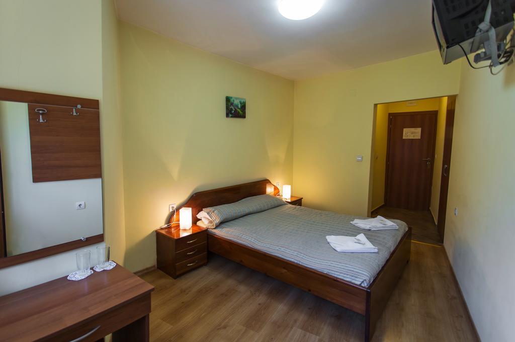 Hera Guest House Chiflik Exterior foto